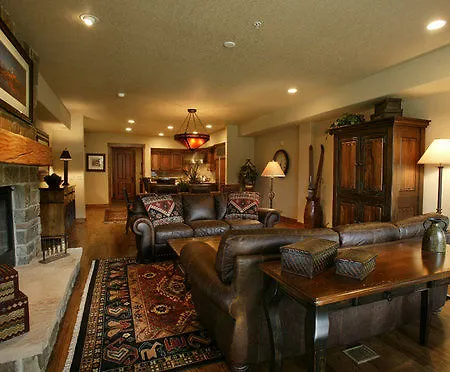 Black Diamond Lodge